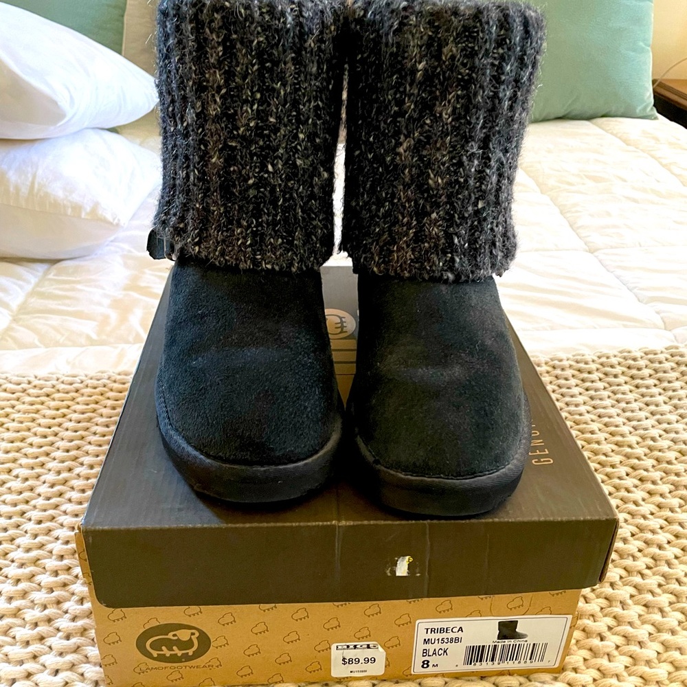 Women’s Lamo suede boots size 8